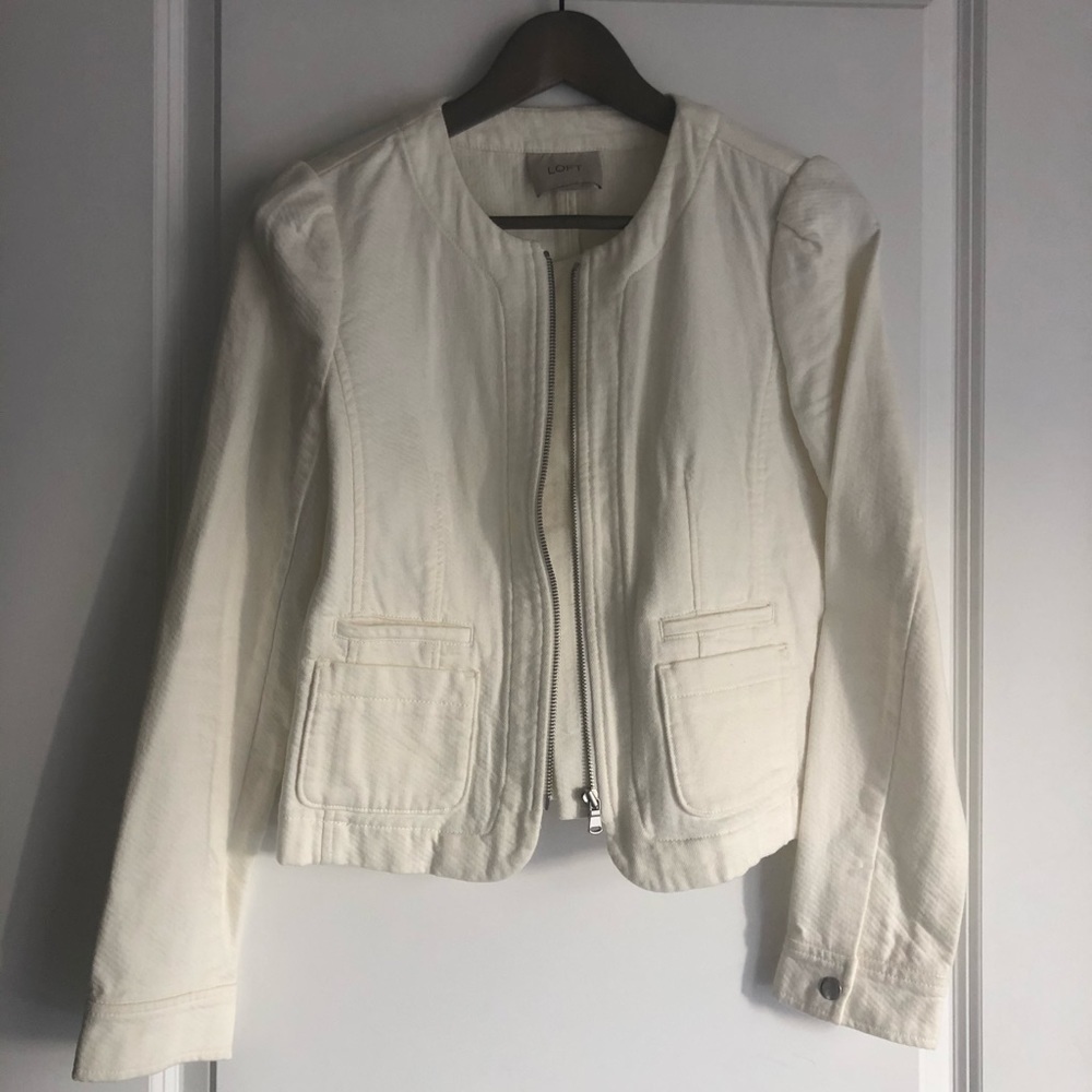 LOFT Cream colored Short Blazer w/ Zipper